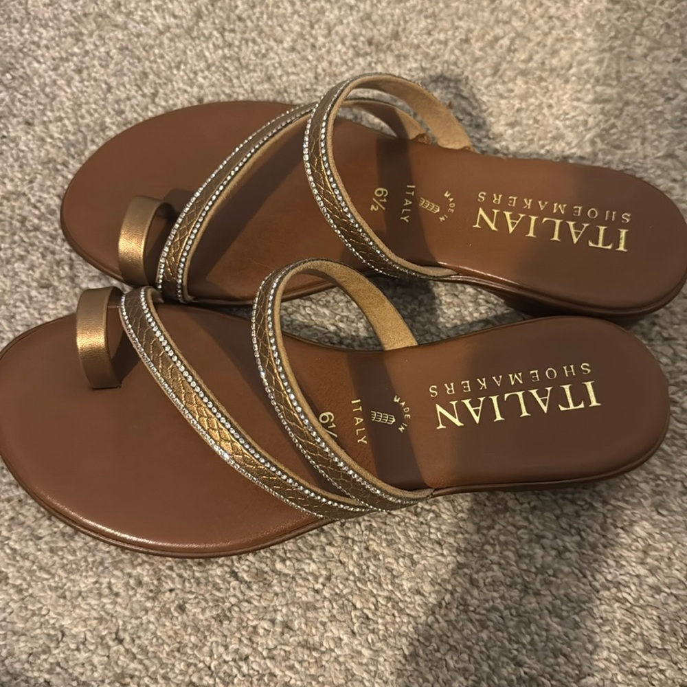 Italian Shoemaker sandals. Like new!
